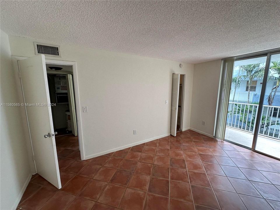 For Rent: $1,750 (1 beds, 1 baths, 620 Square Feet)
