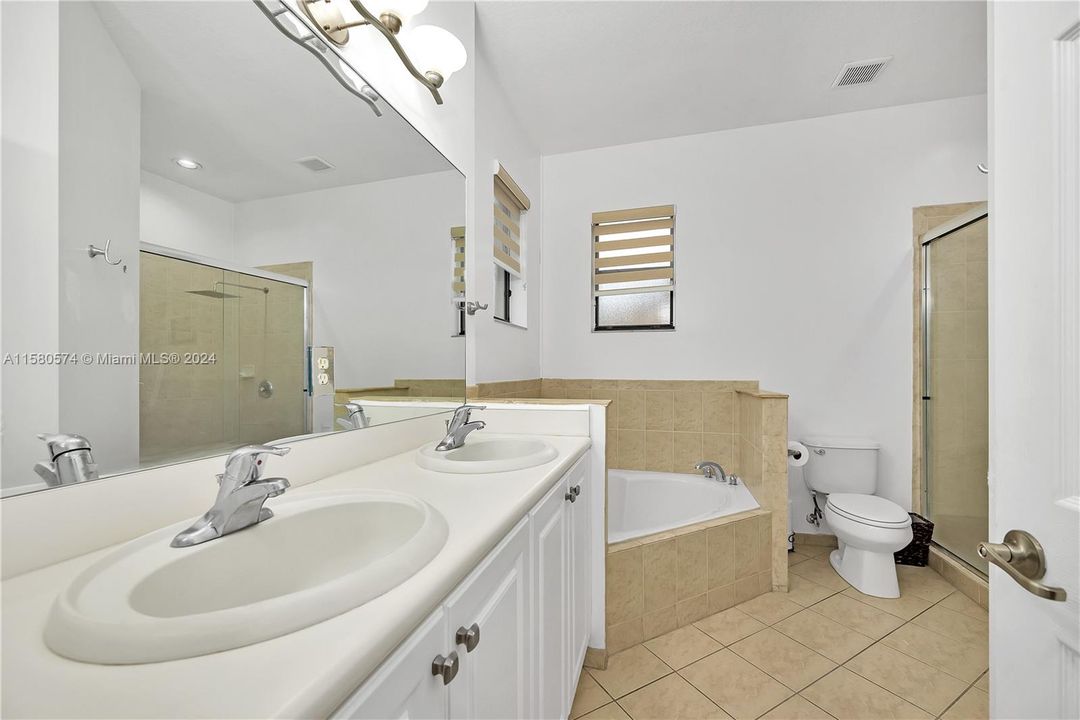 Active With Contract: $460,000 (4 beds, 3 baths, 1736 Square Feet)