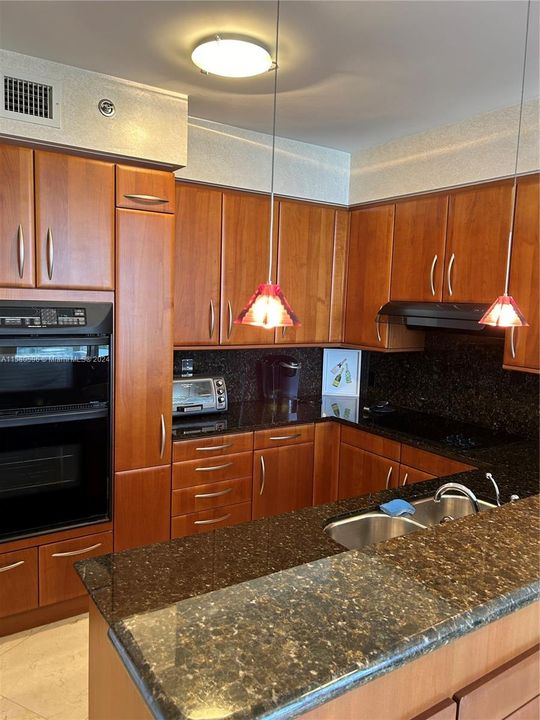 For Rent: $6,749 (2 beds, 2 baths, 1756 Square Feet)