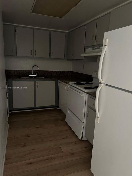 Recently Rented: $1,950 (1 beds, 1 baths, 741 Square Feet)