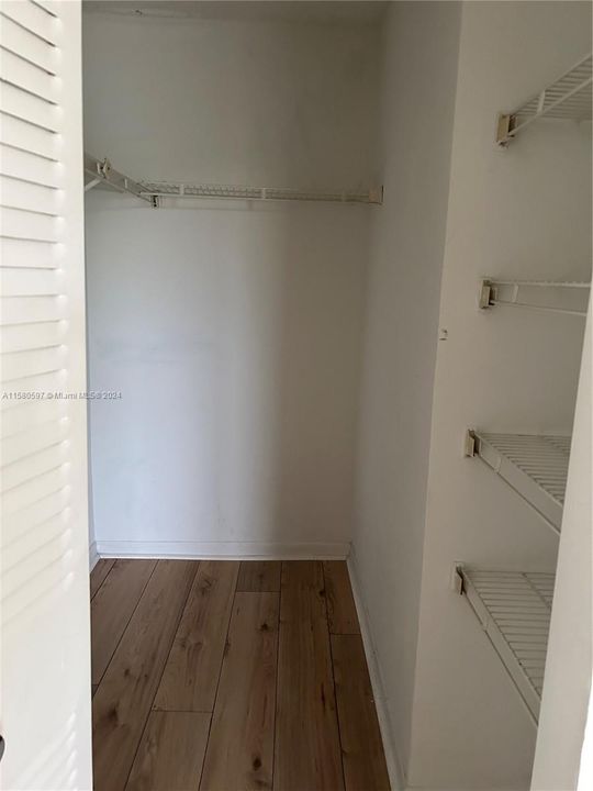 Recently Rented: $1,950 (1 beds, 1 baths, 741 Square Feet)