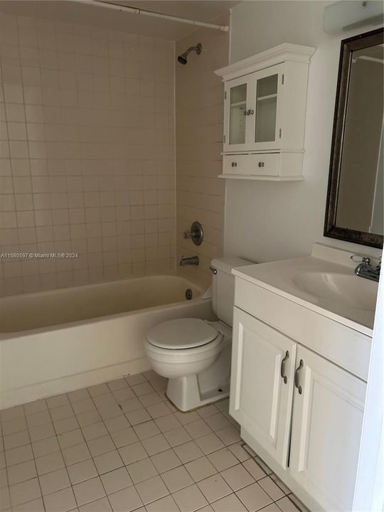 Recently Rented: $1,950 (1 beds, 1 baths, 741 Square Feet)