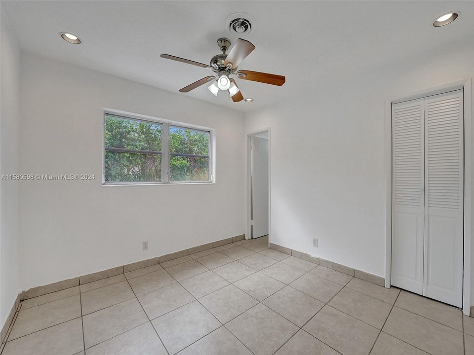 Recently Rented: $2,600 (3 beds, 2 baths, 1241 Square Feet)