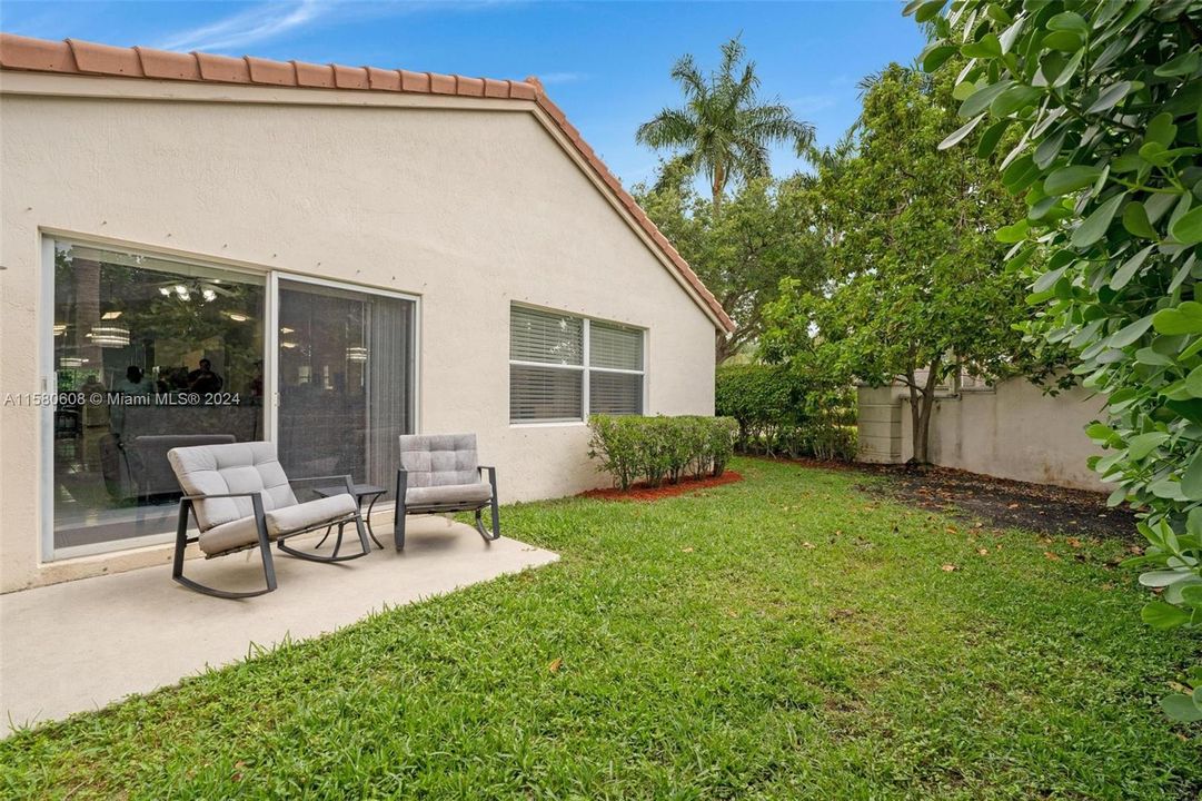 Recently Sold: $640,000 (3 beds, 2 baths, 1633 Square Feet)