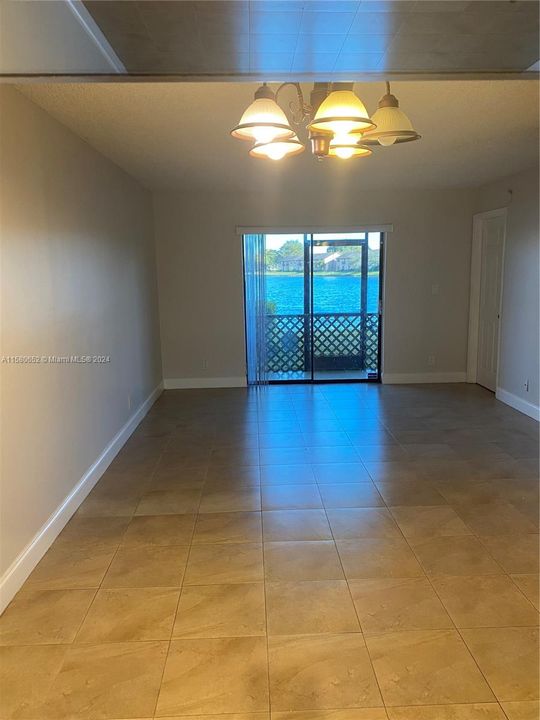 For Rent: $2,000 (2 beds, 2 baths, 810 Square Feet)