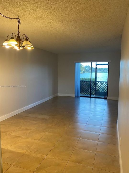 For Rent: $2,000 (2 beds, 2 baths, 810 Square Feet)