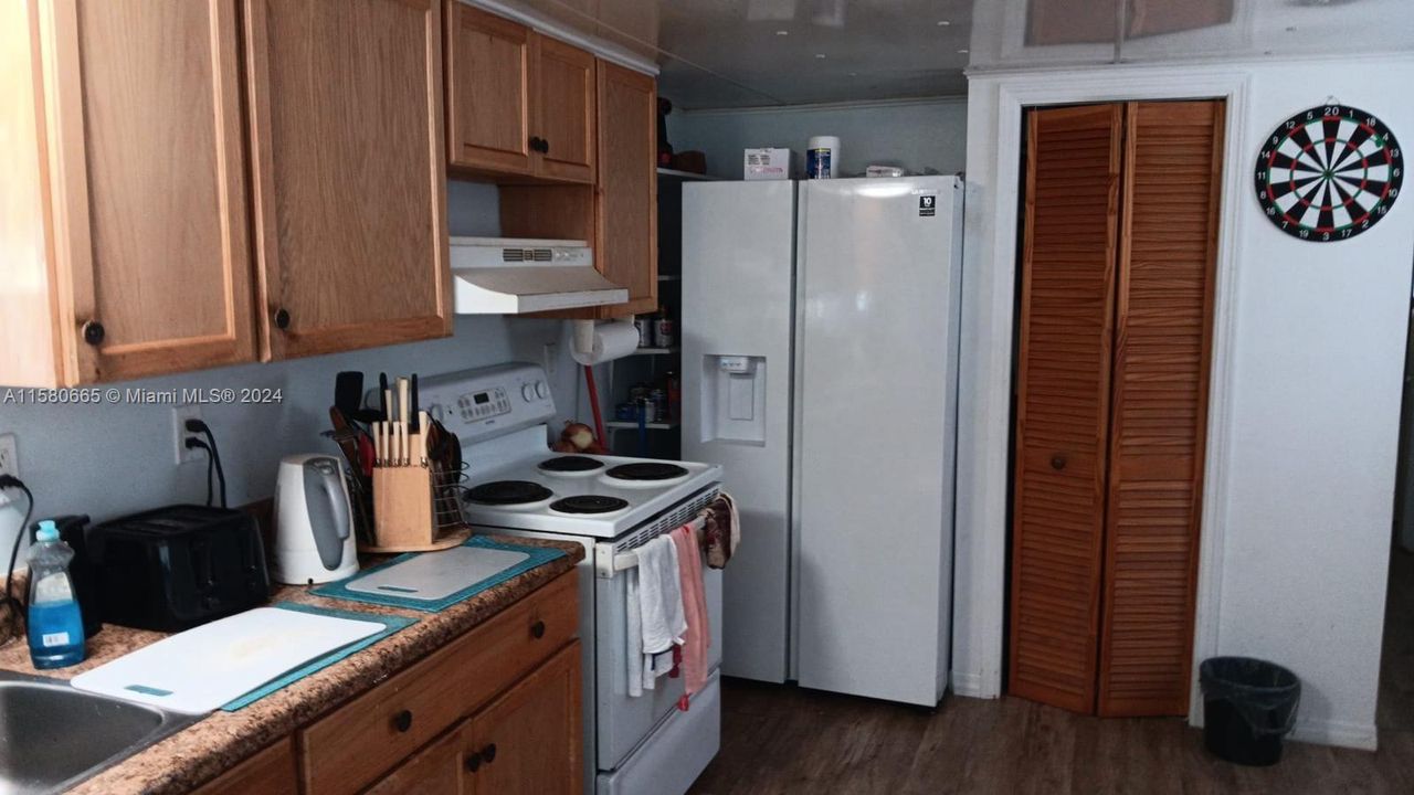 For Sale: $39,000 (1 beds, 1 baths, 1058 Square Feet)