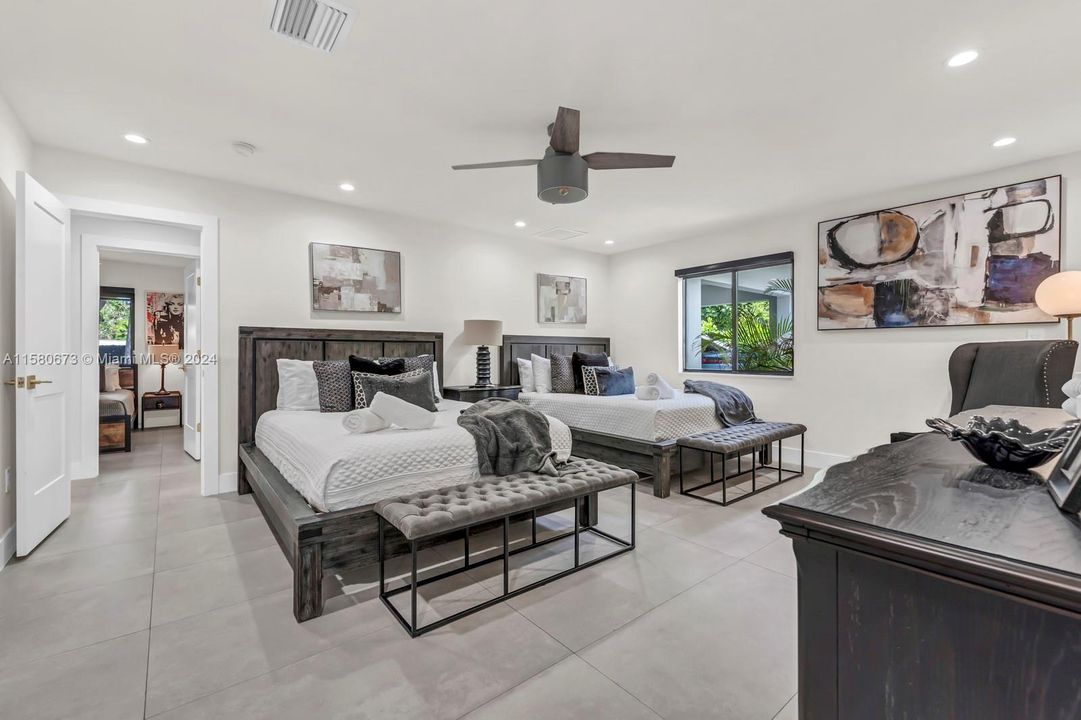 Recently Sold: $1,350,000 (4 beds, 3 baths, 2247 Square Feet)