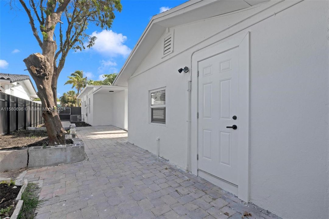 For Sale: $679,000 (4 beds, 2 baths, 1648 Square Feet)