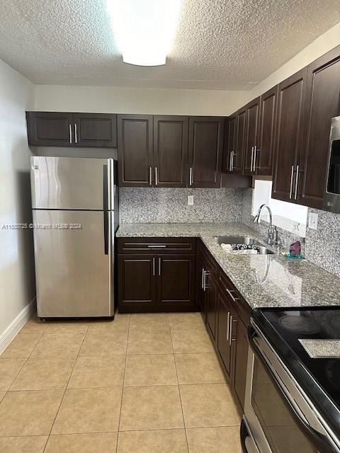 Active With Contract: $2,250 (2 beds, 2 baths, 965 Square Feet)