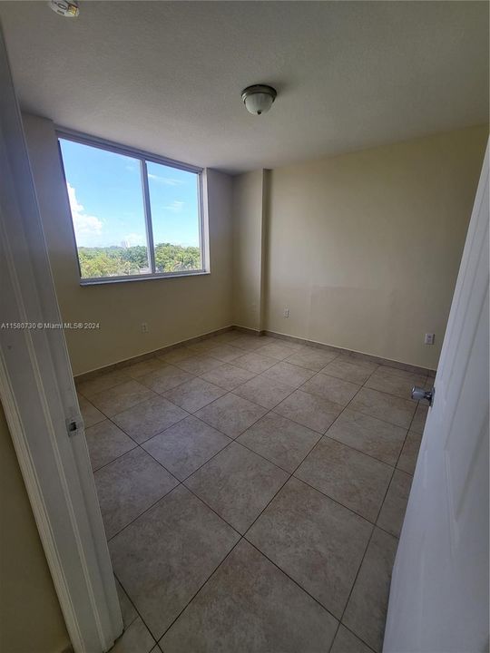 Active With Contract: $2,100 (2 beds, 2 baths, 780 Square Feet)