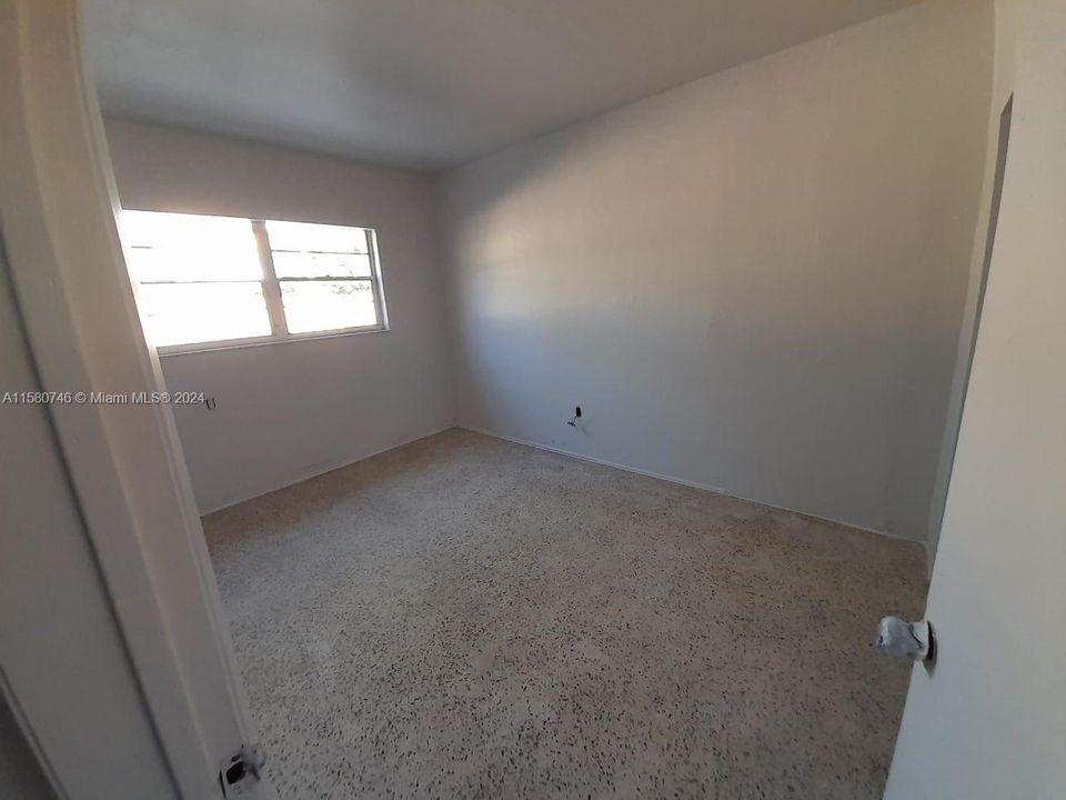 For Rent: $3,800 (4 beds, 2 baths, 2000 Square Feet)