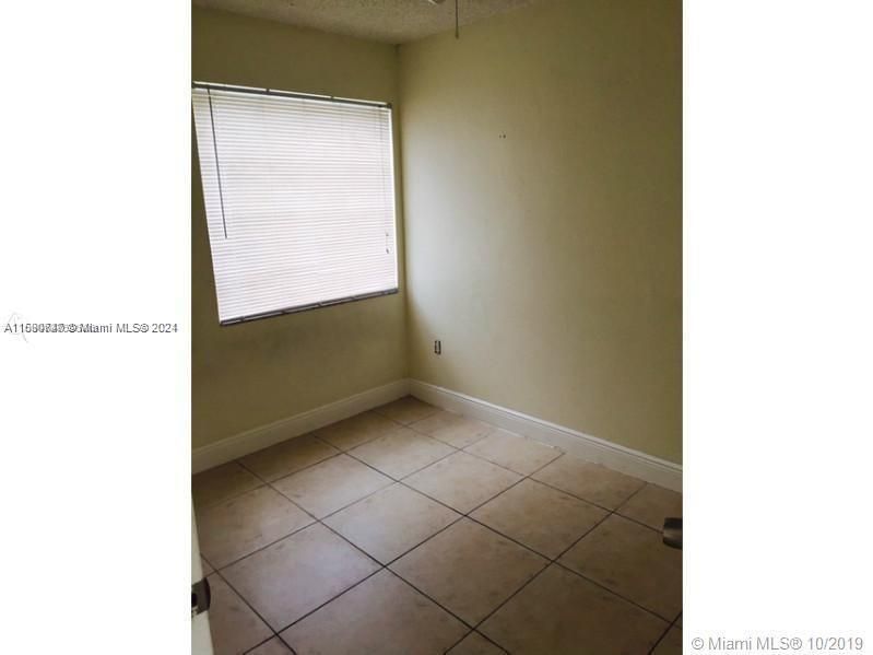 Active With Contract: $2,000 (2 beds, 1 baths, 680 Square Feet)