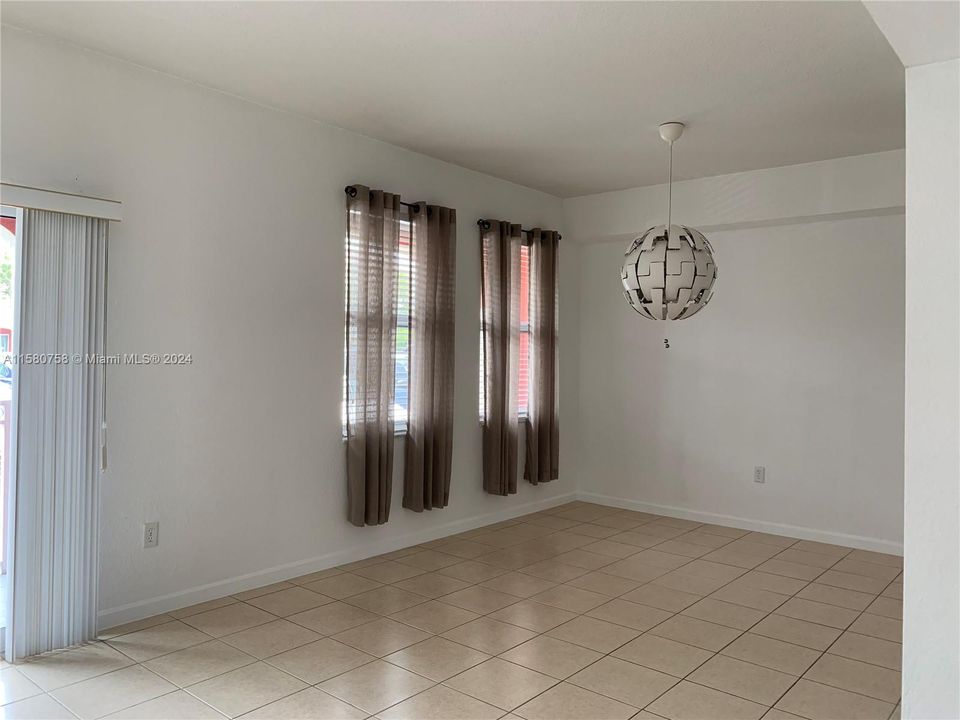 For Rent: $3,000 (3 beds, 2 baths, 1312 Square Feet)
