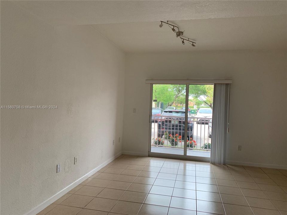 For Rent: $3,000 (3 beds, 2 baths, 1312 Square Feet)