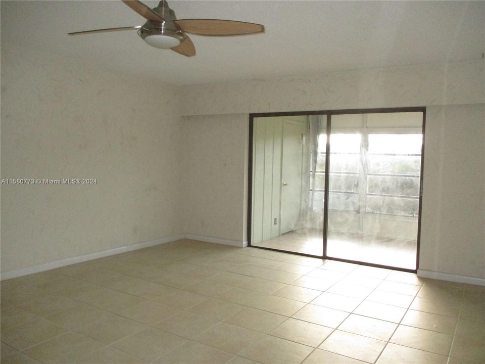 For Sale: $199,000 (2 beds, 2 baths, 1084 Square Feet)