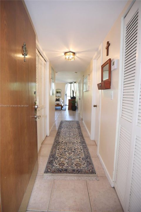 Recently Sold: $542,000 (1 beds, 1 baths, 972 Square Feet)