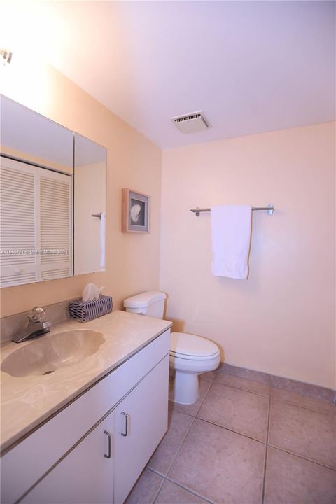 Recently Sold: $542,000 (1 beds, 1 baths, 972 Square Feet)