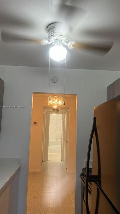 Active With Contract: $1,600 (1 beds, 1 baths, 621 Square Feet)