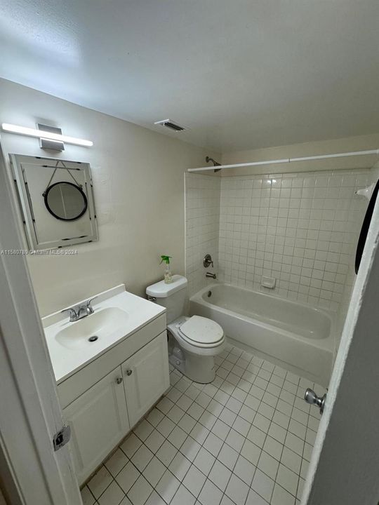 最近租的: $2,200 (2 贝兹, 2 浴室, 840 平方英尺)