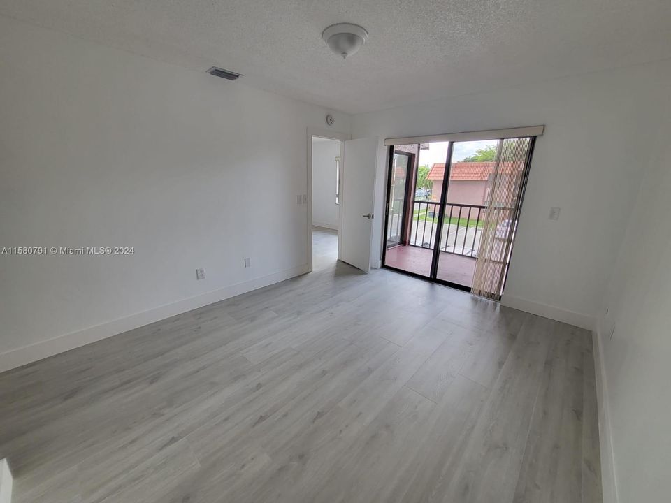 For Rent: $2,450 (2 beds, 2 baths, 750 Square Feet)