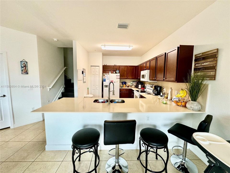 For Rent: $2,950 (3 beds, 2 baths, 1338 Square Feet)