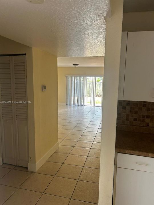 For Rent: $2,500 (3 beds, 2 baths, 1302 Square Feet)