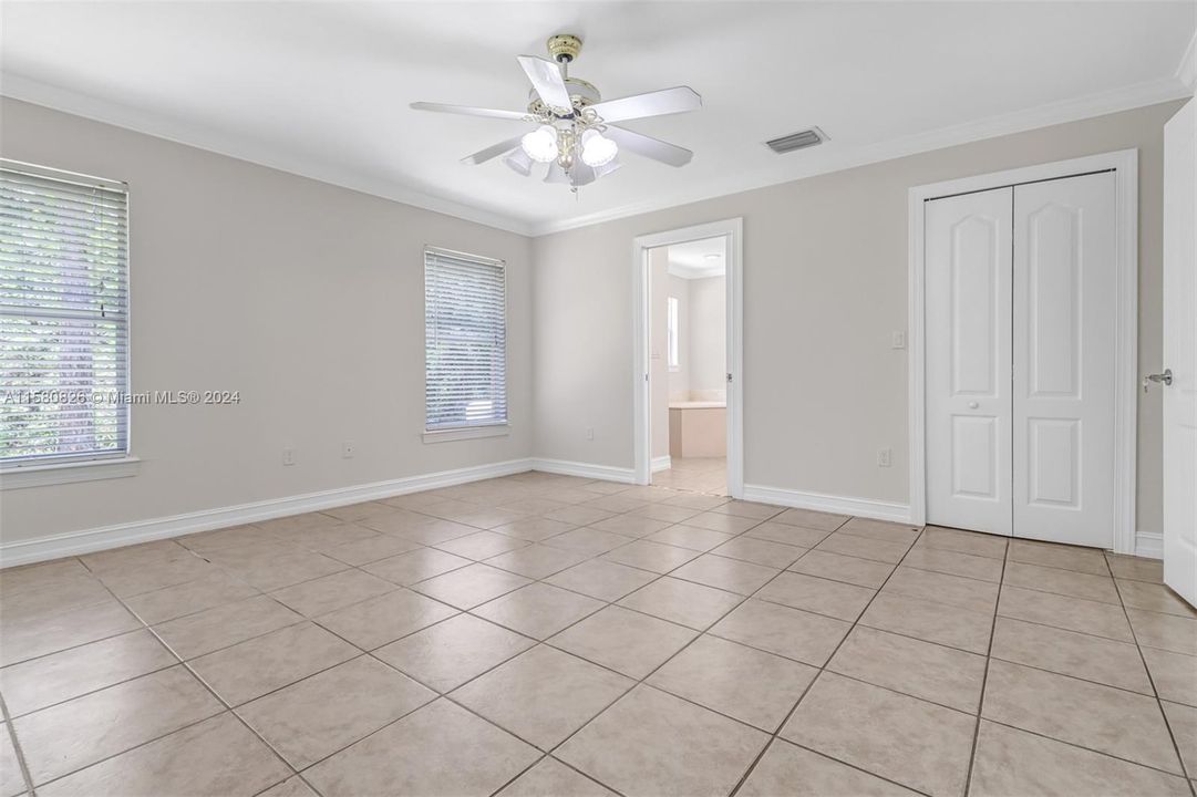 For Sale: $325,000 (3 beds, 2 baths, 1428 Square Feet)
