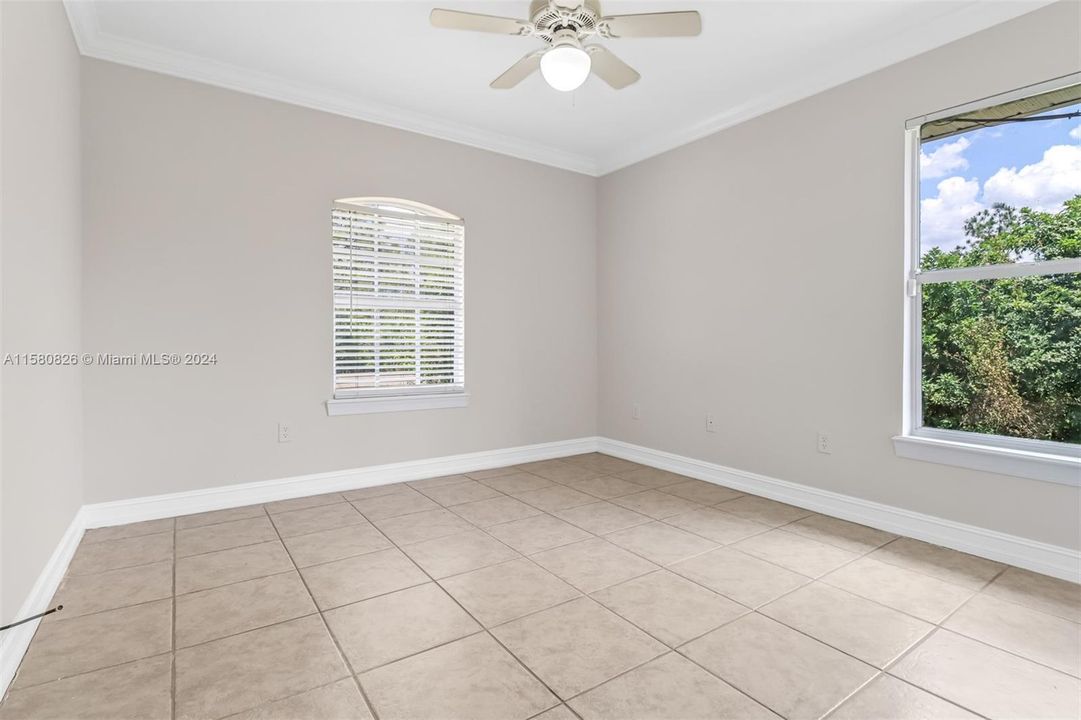 For Sale: $325,000 (3 beds, 2 baths, 1428 Square Feet)