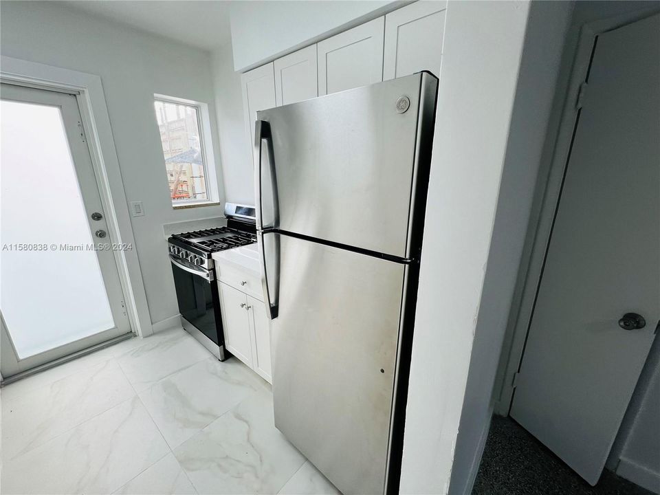 For Rent: $2,800 (2 beds, 2 baths, 1200 Square Feet)
