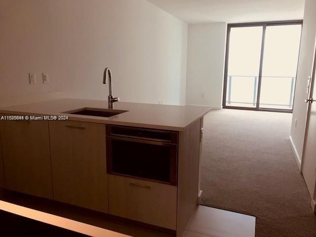 For Rent: $3,000 (1 beds, 1 baths, 662 Square Feet)