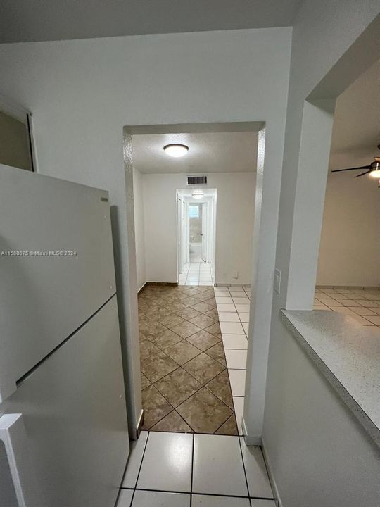 Active With Contract: $1,575 (1 beds, 1 baths, 650 Square Feet)