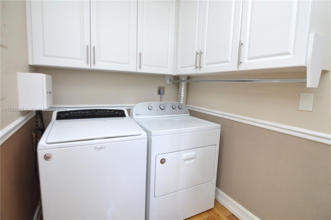 Active With Contract: $441,000 (3 beds, 2 baths, 1366 Square Feet)
