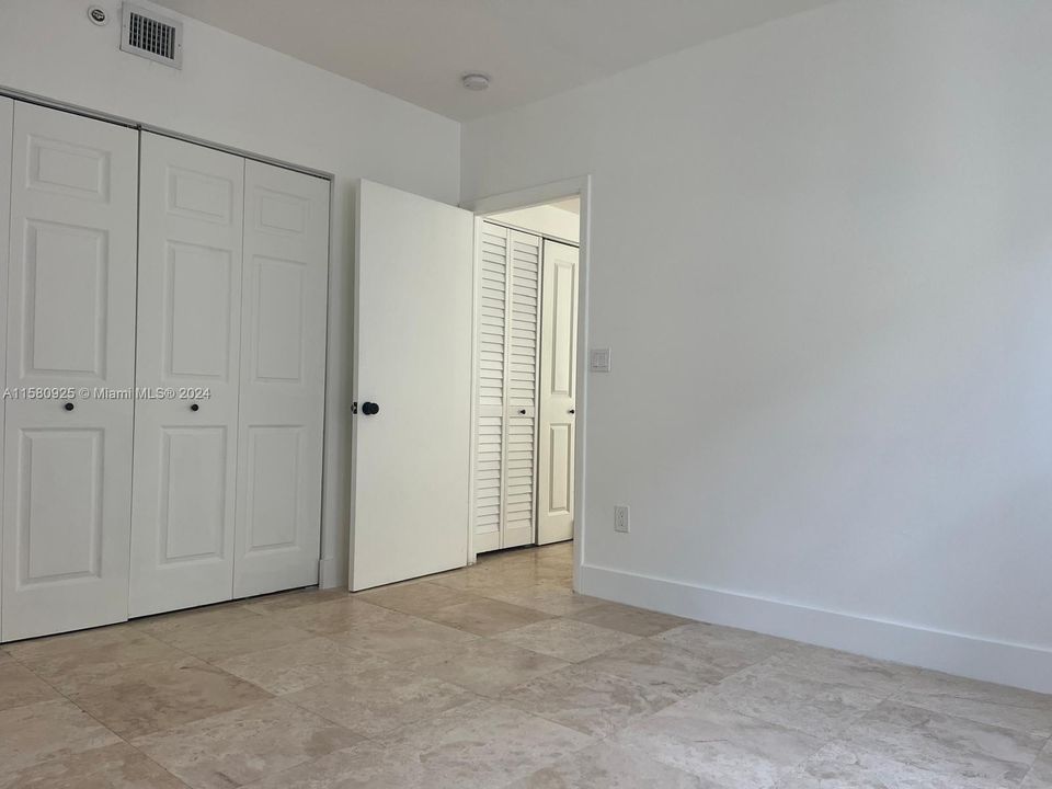 Active With Contract: $260,000 (1 beds, 1 baths, 550 Square Feet)