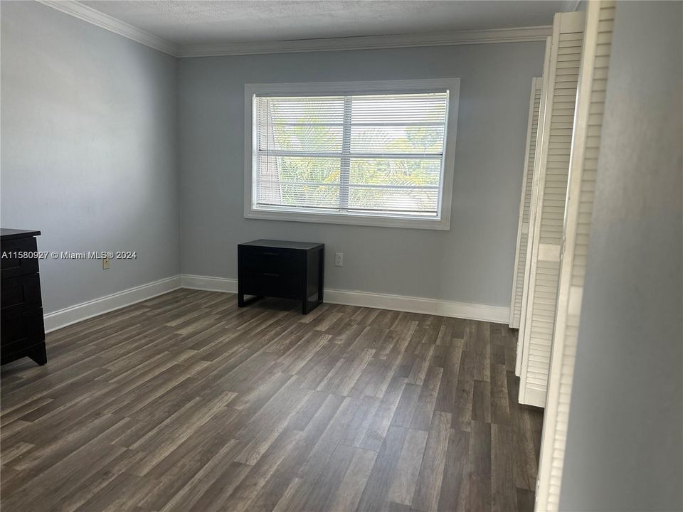 For Rent: $2,400 (2 beds, 1 baths, 1064 Square Feet)