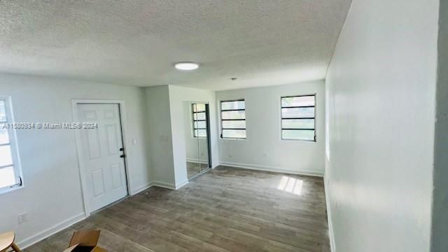 For Rent: $3,950 (3 beds, 2 baths, 1132 Square Feet)