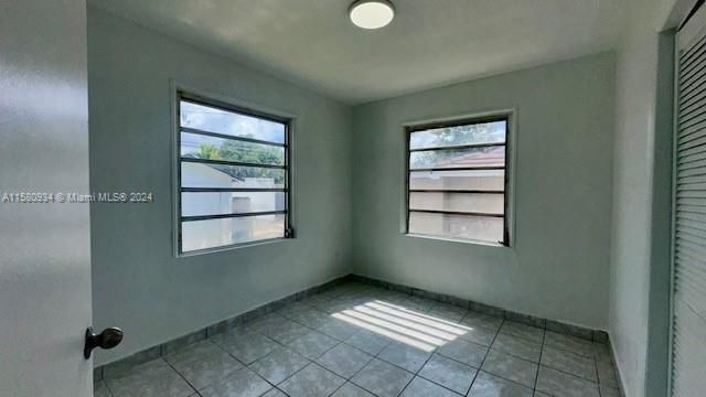 For Rent: $3,950 (3 beds, 2 baths, 1132 Square Feet)