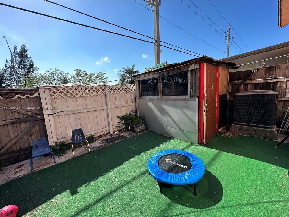 For Sale: $375,000 (3 beds, 2 baths, 1607 Square Feet)