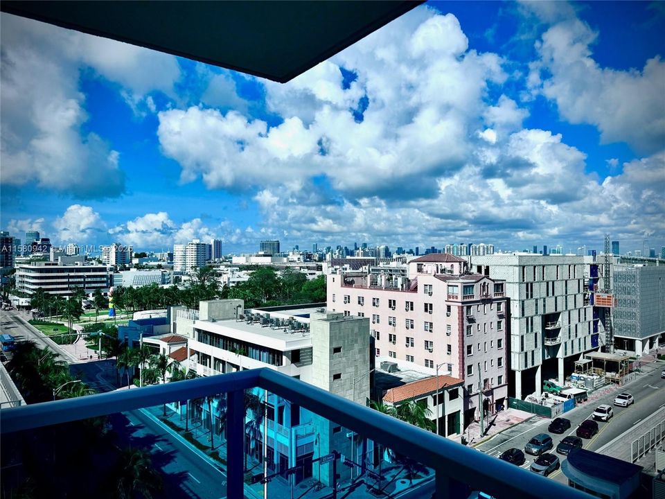 For Sale: $2,150,000 (2 beds, 2 baths, 960 Square Feet)