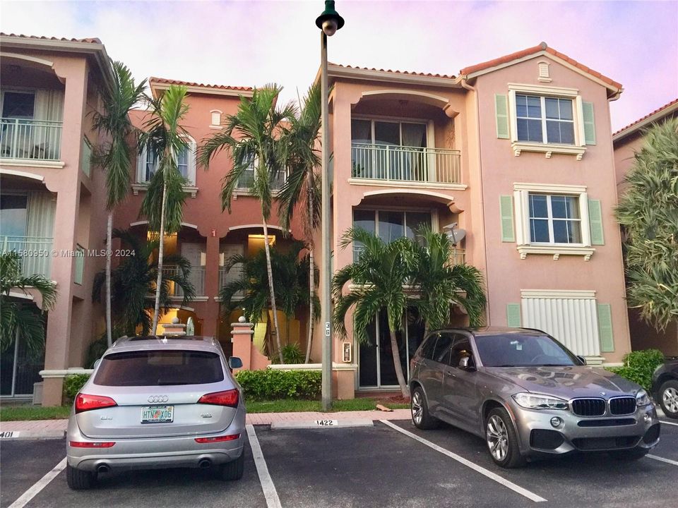 Recently Rented: $2,600 (2 beds, 2 baths, 1115 Square Feet)
