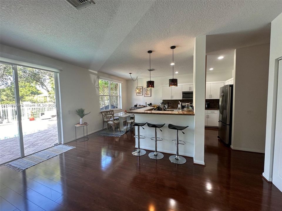 Active With Contract: $7,100 (5 beds, 3 baths, 2480 Square Feet)