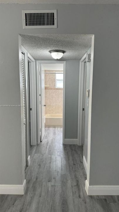 For Rent: $2,299 (2 beds, 2 baths, 880 Square Feet)