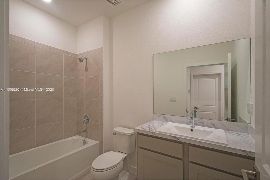 В аренду: $2,500 (3 спален, 2 ванн, 1658 Квадратных фут)
