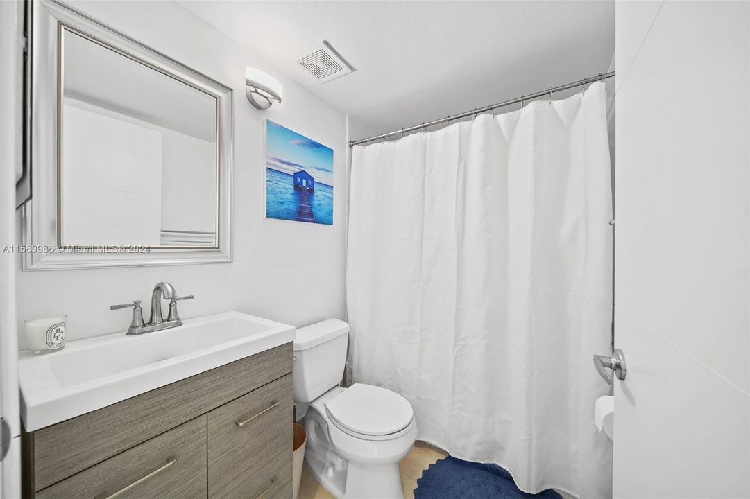 For Sale: $860,000 (2 beds, 2 baths, 1140 Square Feet)