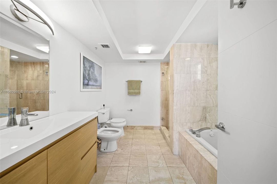 待售: $860,000 (2 贝兹, 2 浴室, 1140 平方英尺)