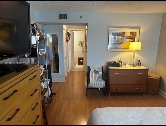 For Sale: $449,000 (1 beds, 1 baths, 1190 Square Feet)