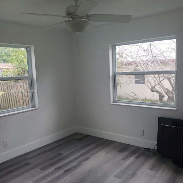 Recently Rented: $2,800 (2 beds, 1 baths, 720 Square Feet)
