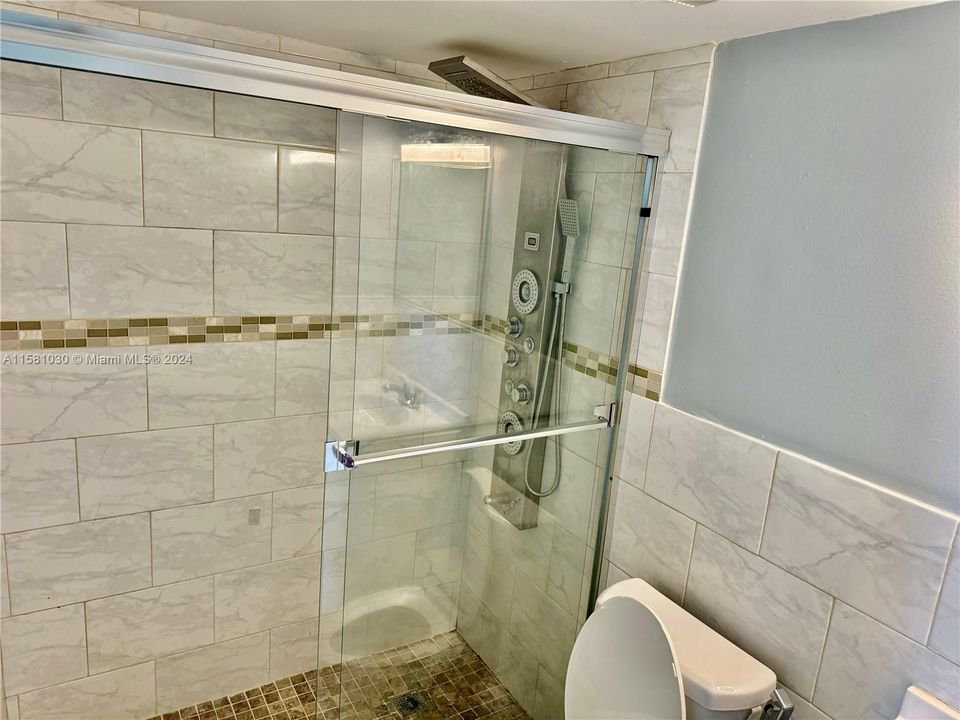 最近租的: $2,800 (3 贝兹, 3 浴室, 1680 平方英尺)