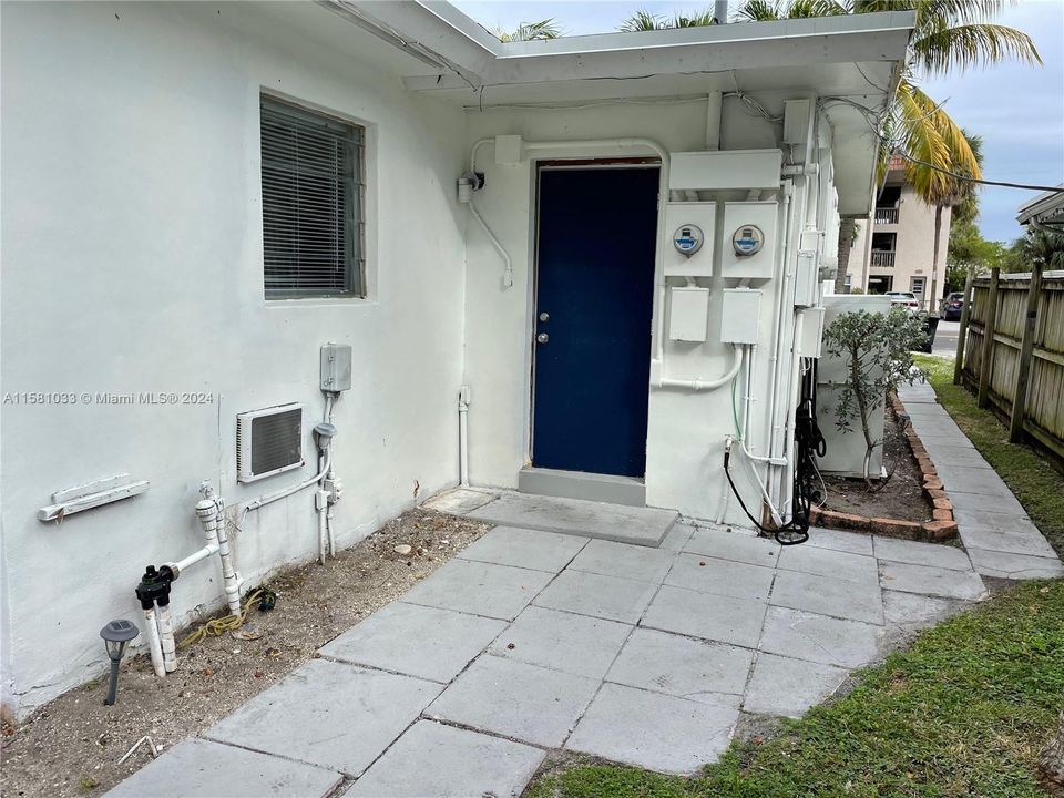 3017 NE 21 Ter #1 Ft Lauderdale FL - 1/1 with Washer and Dryer