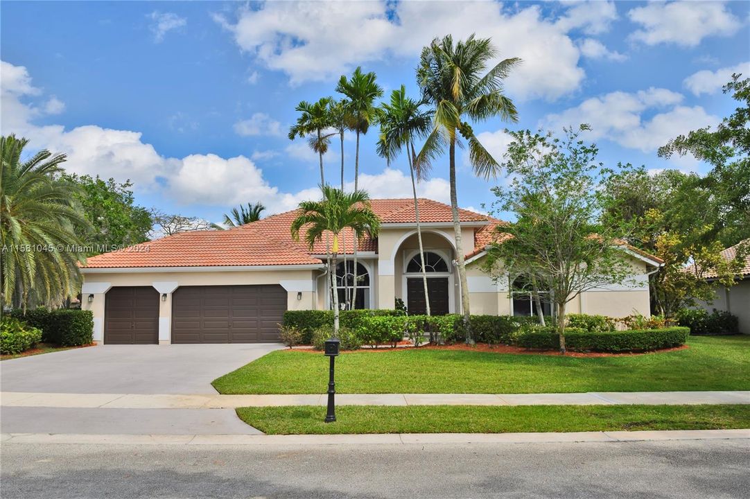Active With Contract: $7,750 (5 beds, 3 baths, 2819 Square Feet)